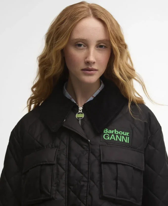 Barbour x GANNI Peplum lång quiltad jacka Barbour x GANNI Peplum lång quiltad jacka