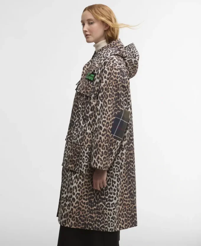 Barbour x GANNI Vattentät parkasjacka med leopardmönster Barbour x GANNI Vattentät parkasjacka med leopardmönster